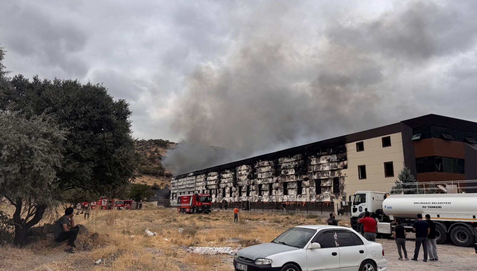 kayseride mobilya fabrikasinda yangin ZQDNEvg4