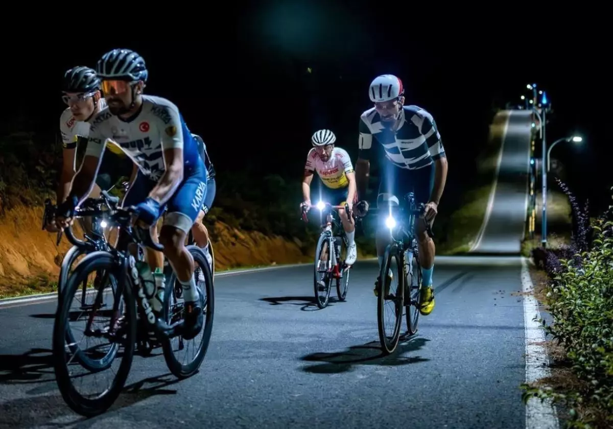 mert huner gece yarisinda iki madalya kazandi JN82QI5G