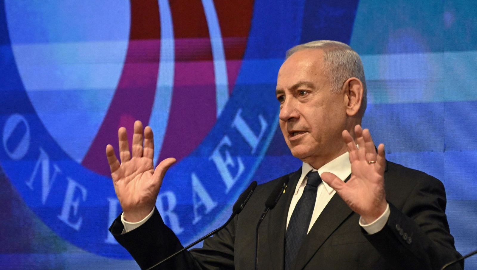 sanik sandalyesine oturan ilk israil lideri netanyahunun durusmasi basladi yNChuUCU