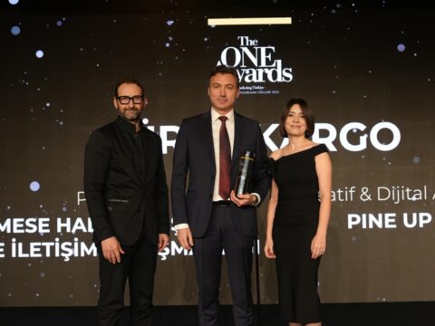 Sürat Kargo, The ONE Awards’ta “Yılın İtibarlısı” seçildi